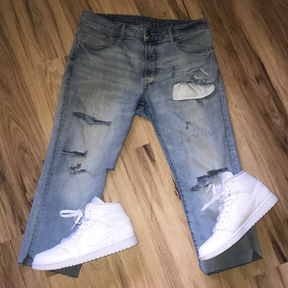 Distressed American eagle jeans